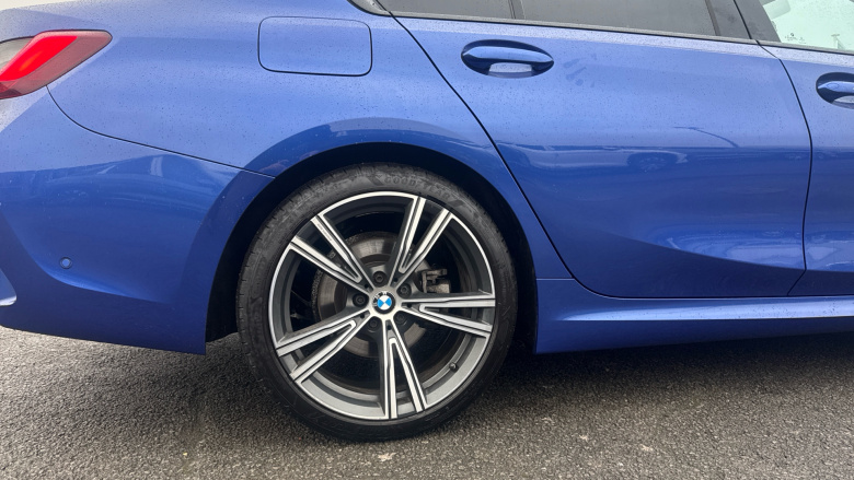 BMW 3 Series 320i xDrive M Sport 4dr Step Auto Petrol Saloon